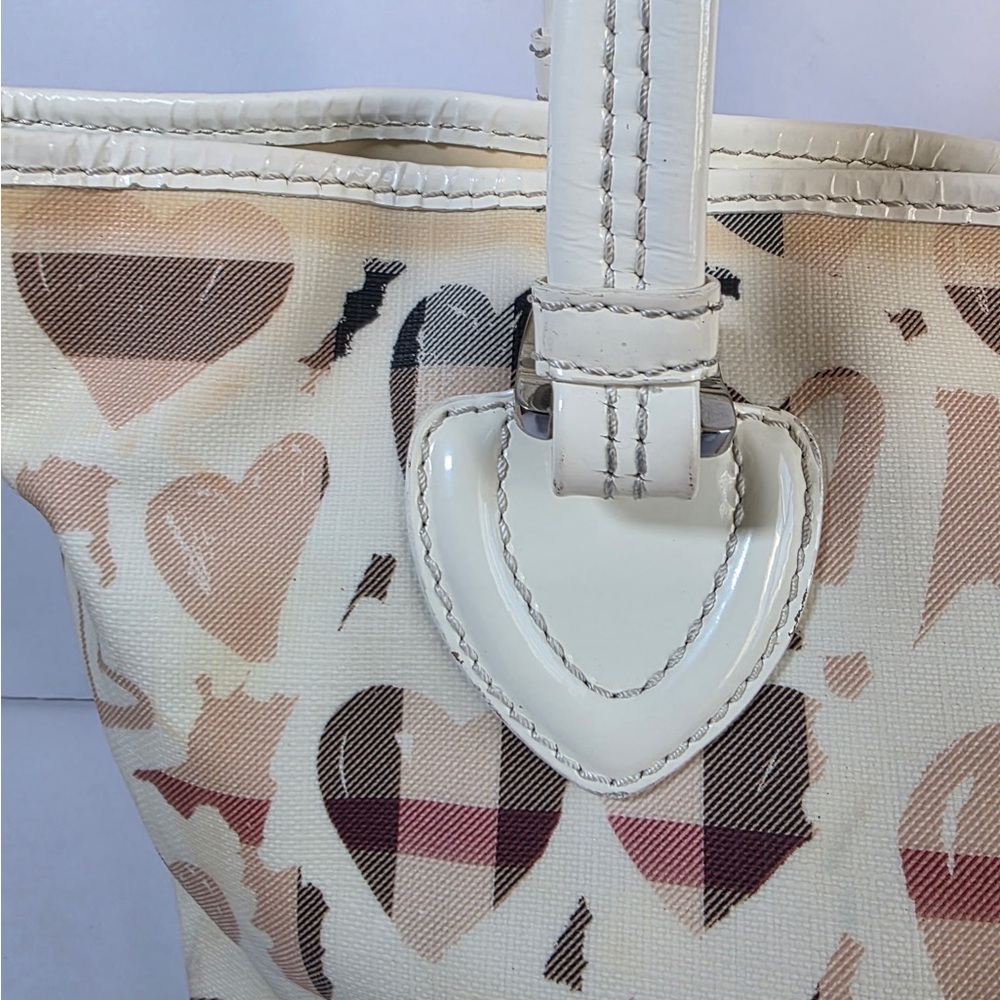 Burberry Novacheck heart Bag - Picture 6 of 8